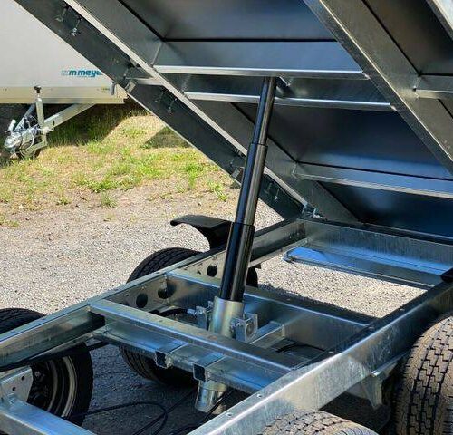 Kipper Saris K1 276 150 2000 kg mit Handpumpe