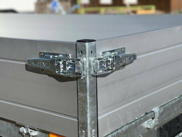 Dreiseitenkipper Saris K3 356 184 3500 - elektrisch mit Rampenschächten