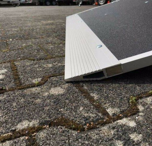 Kofferanhänger Saris FW 2000 Koffer - 305x152x180cm - mit Rampe!