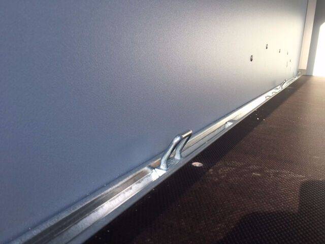 Kofferanhänger Saris FW 2000 - 305x152x180cm - Koffer mit Seitentür!