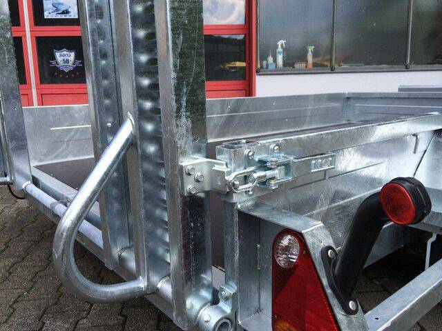 Kastenanhänger Saris Magnum Explorer 3000 kg - Baumaschinentransporter