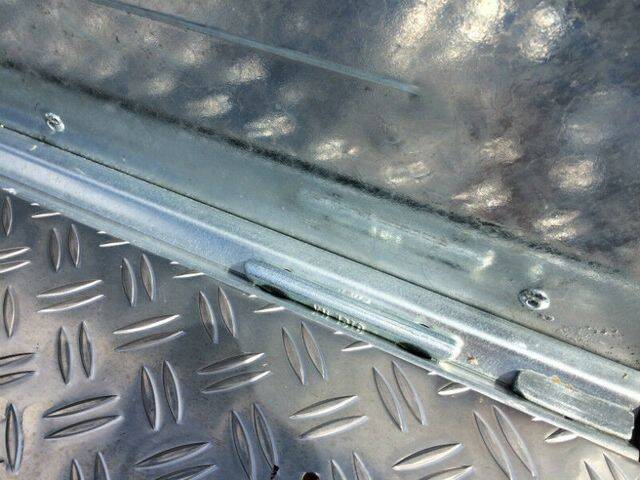 Tieflader Saris Magnum Explorer 3500 - Bagger und Baumaschinenanhänger