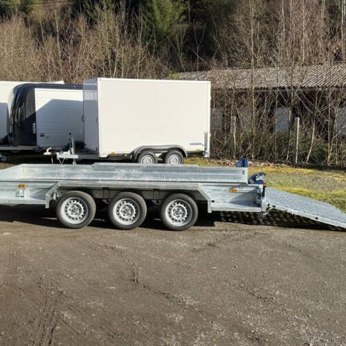 saris-magnum-s-3-achser-seite Tieflader Saris Magnum S MG 400 182 3500 3 - 4 Meter Baumaschinenanhänger Tridem