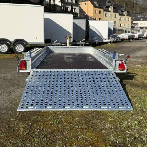 saris-magnum-s-heckansicht Tieflader Saris Magnum S MG 400 182 3500 3 - 4 Meter Baumaschinenanhänger Tridem