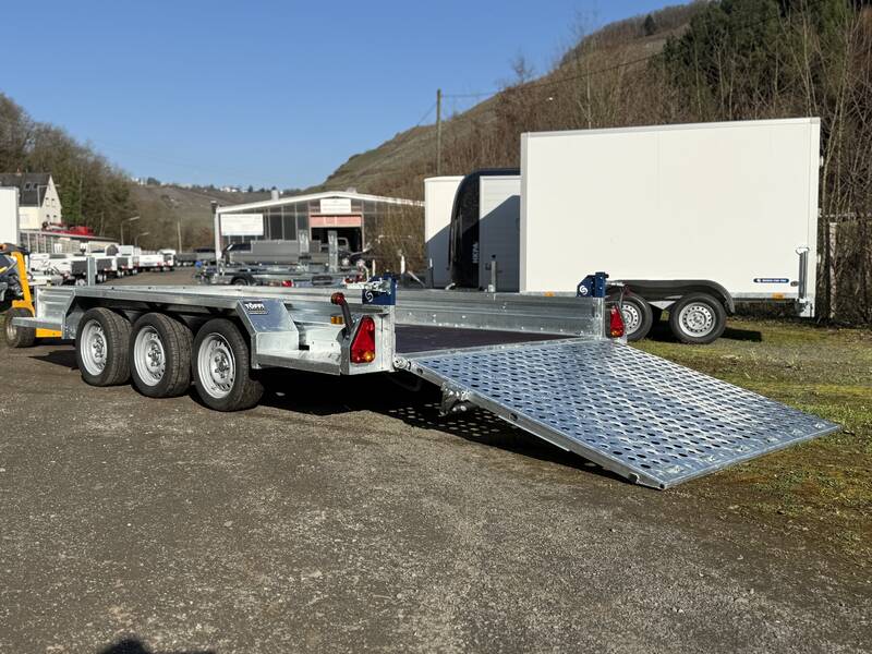 saris-magnum-s-heckrampe-unten Tieflader Saris Magnum S MG 400 182 3500 3 - 4 Meter Baumaschinenanhänger Tridem