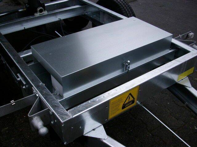 Dreiseitenkipper Saris PK 30 3 Seitenkipper elektr. mit Rampenschächten