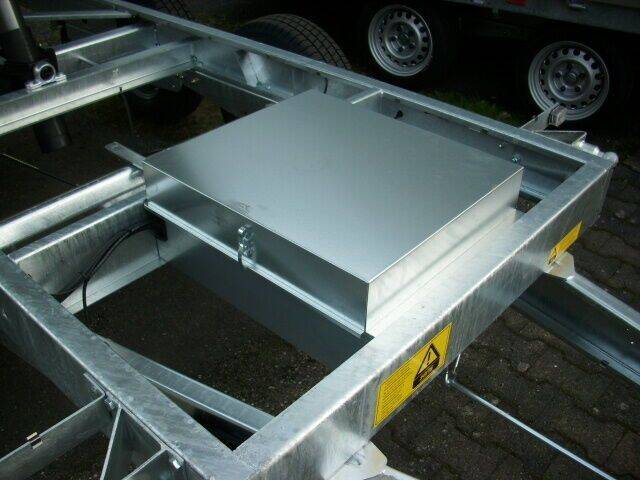 saris-pk-40-royal-giant-dreiseitenkipper-08 Dreiseitenkipper Saris PK 40 3-Seitenkipper elektr. mit Schienenschacht