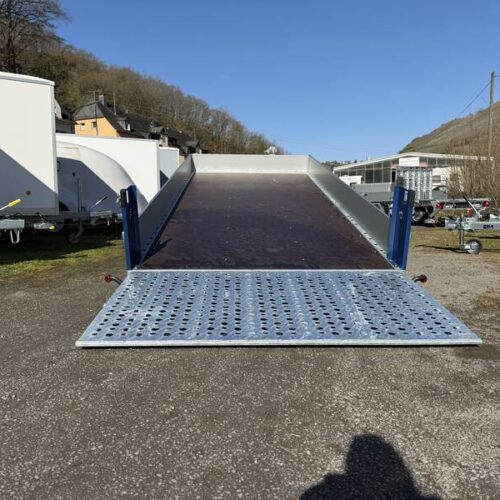 Autotransporter Saris TP 507 210 3500 3 Tridem mit Heckrampe kippbar und Aluwänden