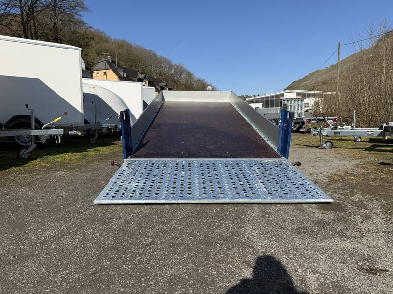 Autotransporter Saris TP 507 210 3500 3 Tridem mit Heckrampe kippbar und Aluwänden