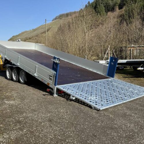 Autotransporter Saris TP 507 210 3500 3 Tridem mit Heckrampe kippbar und Aluwänden