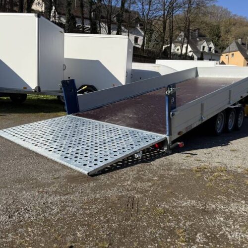 Autotransporter Saris TP 507 210 3500 3 Tridem mit Heckrampe kippbar und Aluwänden