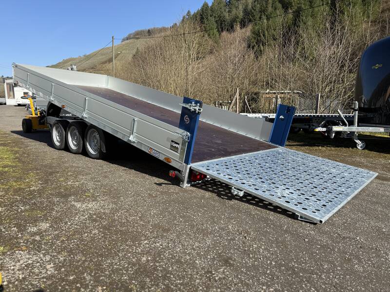 Autotransporter Saris TP 507 210 3500 3 Tridem mit Heckrampe kippbar und Aluwänden