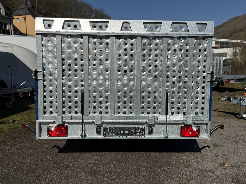Autotransporter Saris TP 507 210 3500 3 Tridem mit Heckrampe kippbar und Aluwänden