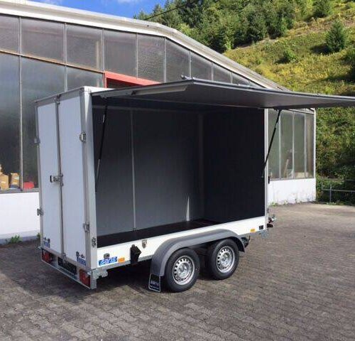 Kofferanhänger Saris FW 3,06x1,54 mit 2m Innenhöhe & Verkaufsklappe!