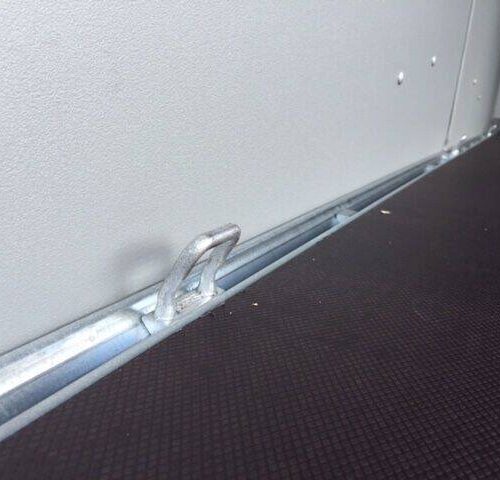 saris-verkaufsanhaenger-fw-2000-06 Verkaufsanhänger Saris FW 3,05x1,52 Verkaufsanhänger mit 2m Innenhöhe!