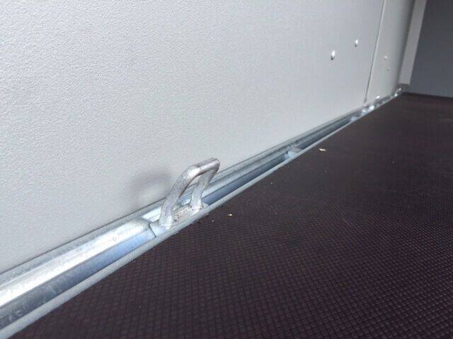 saris-verkaufsanhaenger-fw-2000-06 Verkaufsanhänger Saris FW 3,05x1,52 Verkaufsanhänger mit 2m Innenhöhe!