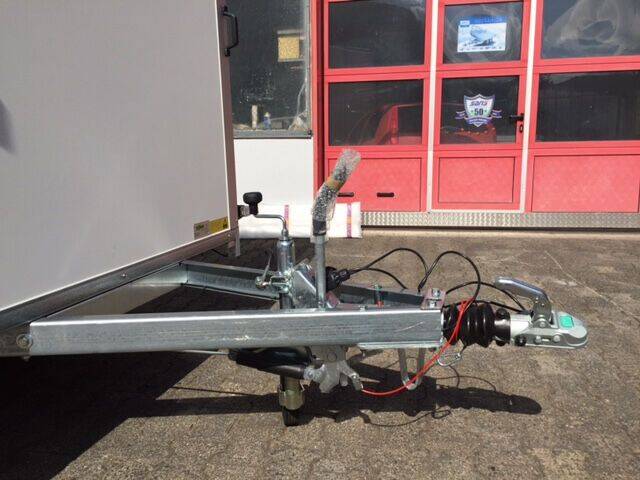 saris-verkaufsanhaenger-fw-2000-08 Verkaufsanhänger Saris FW 3,05x1,52 Verkaufsanhänger mit 2m Innenhöhe!