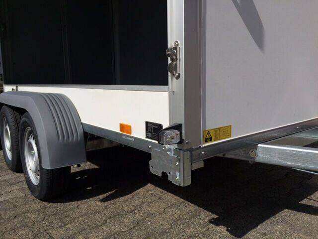 saris-verkaufsanhaenger-fw-2000-09 Verkaufsanhänger Saris FW 3,05x1,52 Verkaufsanhänger mit 2m Innenhöhe!