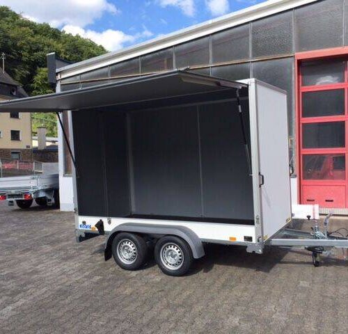 Kofferanhänger Saris FW 3,06x1,54 mit 2m Innenhöhe & Verkaufsklappe!