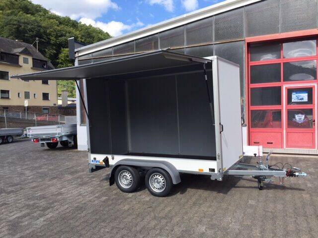 Kofferanhänger Saris FW 3,06x1,54 mit 2m Innenhöhe & Verkaufsklappe!