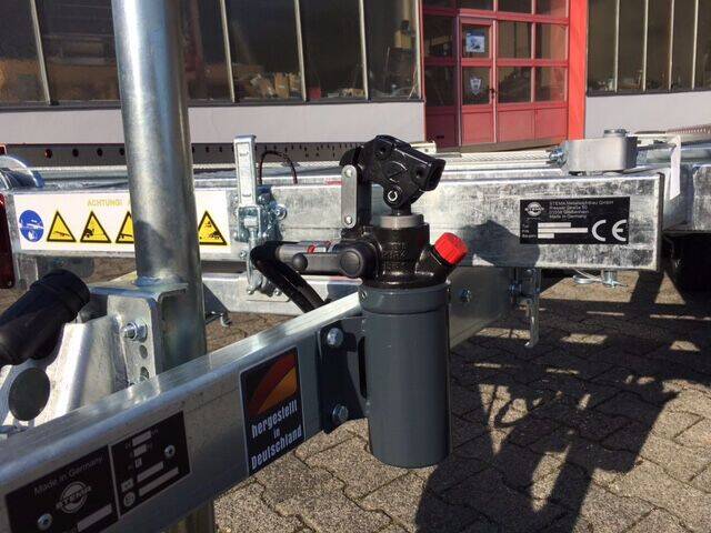 stema-kippbarer-autoanhaenger Autotransporter Stema FHAK 27-40-21.2 - kippbarer Autotransporter mit Seilwinde