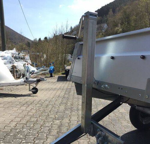 Kastenanhänger Stema Rex 25 - kompakter Kippanhänger mit Auffahrrampe