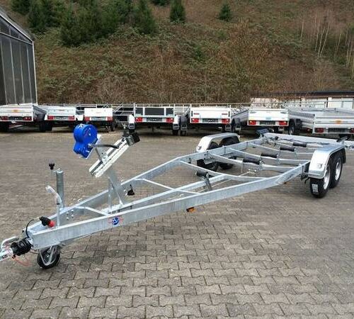 Bootstrailer TPV BA 3500kg mit Seilwinde und verstärktem Rahmen