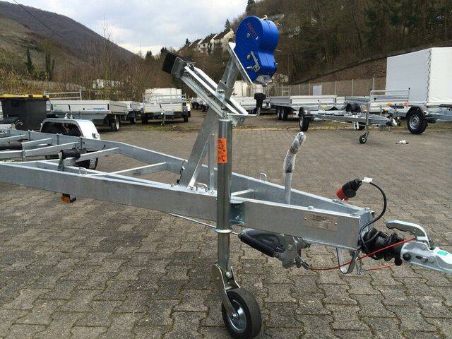 Bootstrailer TPV BA 2700kg mit Seilwinde - eine Marke von Böckmann