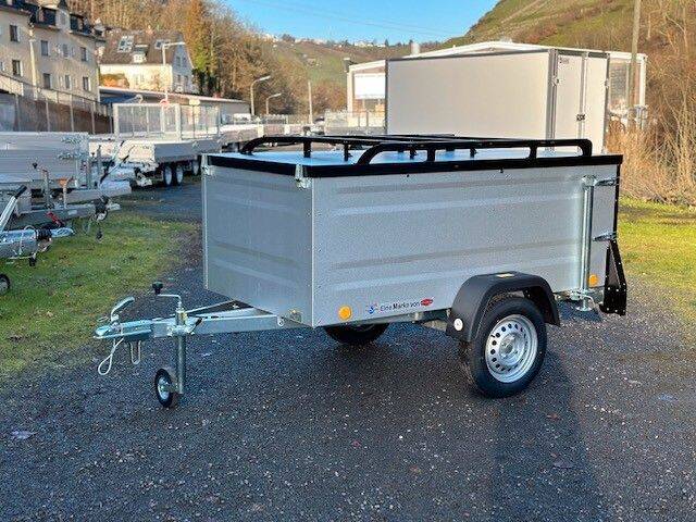 Kofferanhänger TPV KT-EU2 VS Kastenanhänger mit verstärktem Deckel