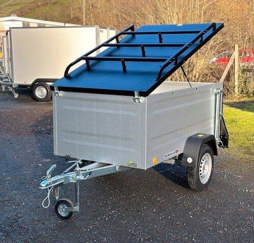 Kofferanhänger TPV KT-EU2 VS Kastenanhänger mit verstärktem Deckel