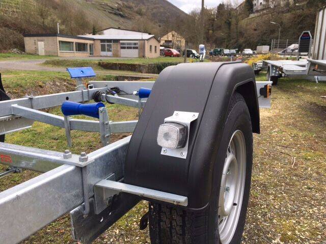 Bootstrailer TPV BA 1300kg mit Seilwinde - eine Marke von Böckmann