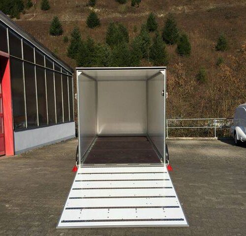 Kofferanhänger WM Meyer AZ 2740/185 S35 - 4 mtr. Koffer mit Heckrampe