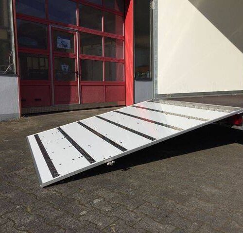 Kofferanhänger WM Meyer AZ 2740/185 S35 - 4 mtr. Koffer mit Heckrampe