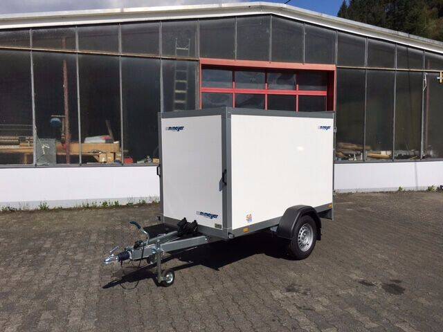 Kofferanhänger WM Meyer AZ 1325/126 S30 - kompakter gebremster Koffer