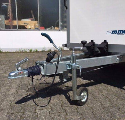 Kofferanhänger WM Meyer AZ 1325/126 S30 - kompakter gebremster Koffer