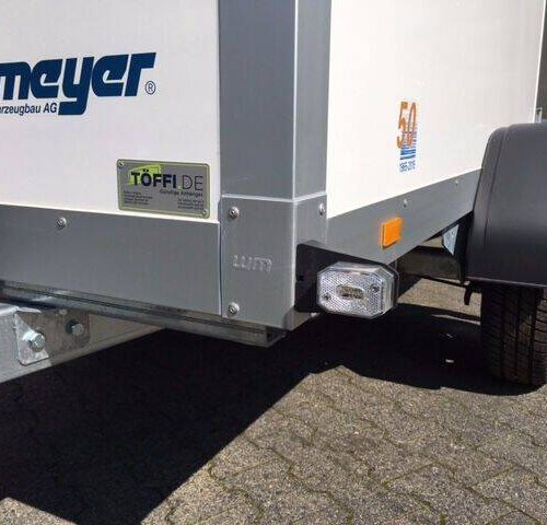 Kofferanhänger WM Meyer AZ 1325/126 S30 - kompakter gebremster Koffer
