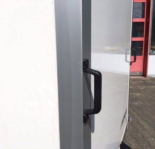 Kofferanhänger WM Meyer AZ 1325/126 S30 - kompakter gebremster Koffer